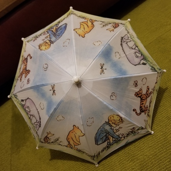 SOLD..DISNEY CLASSIC WINNIE THE POOH Mini Umbrella - Picture 2 of 4